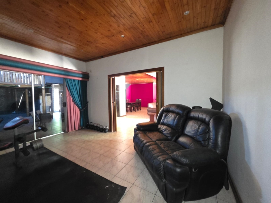 3 Bedroom Property for Sale in Vaalpark Free State